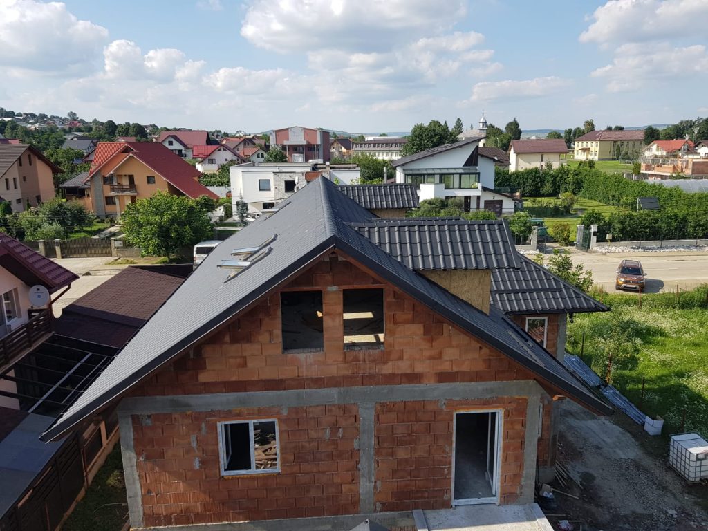 Acoperiş pentru 6 case duplex Şcheia, Suceava
