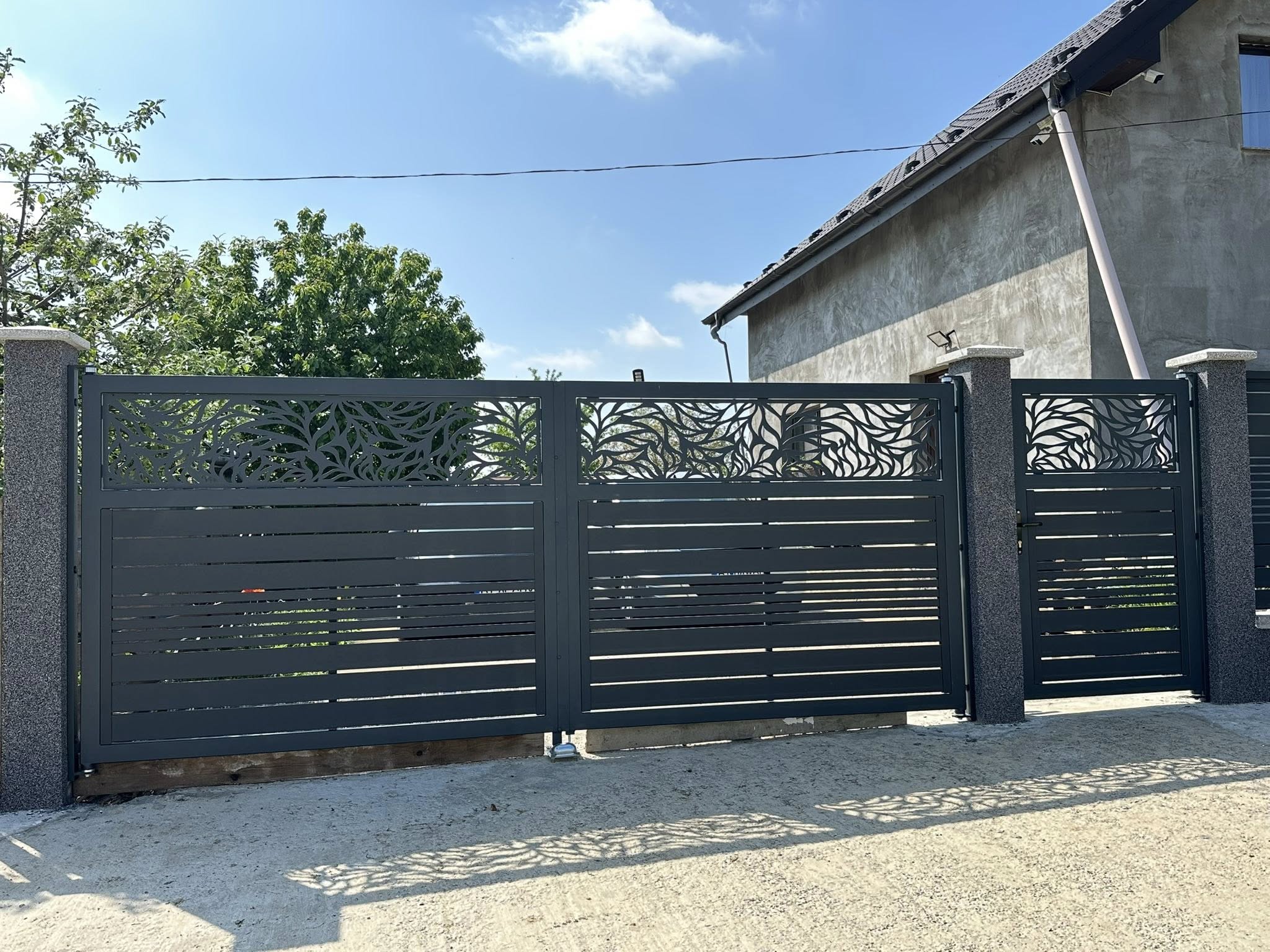 Porți metalice gard din tablă perforată debitată laser