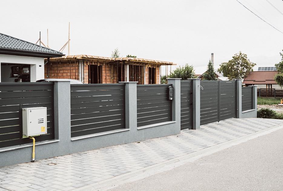 Gard metalic din tablă model Simetric gri antracit
