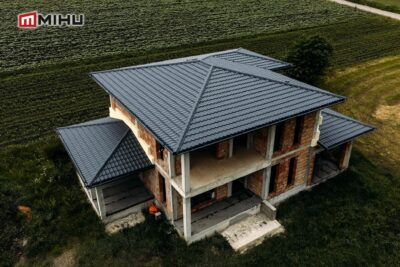 Tablă tip ţiglă metalică MIHU pentru un acoperiş modern